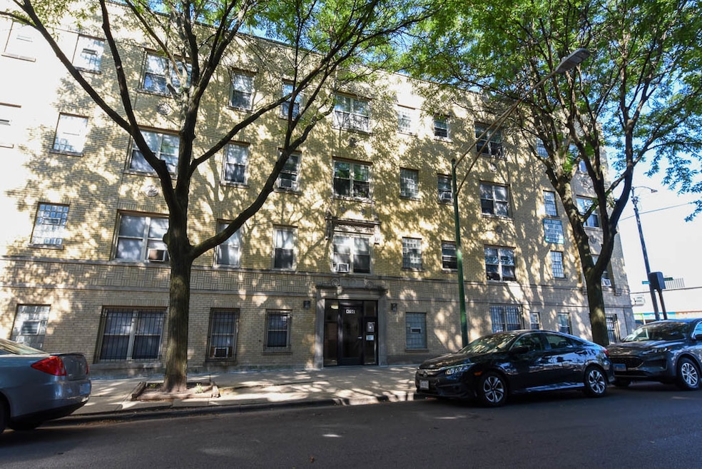 4756 N Maplewood Ave unit G4, Chicago, IL 60625 - photo 1