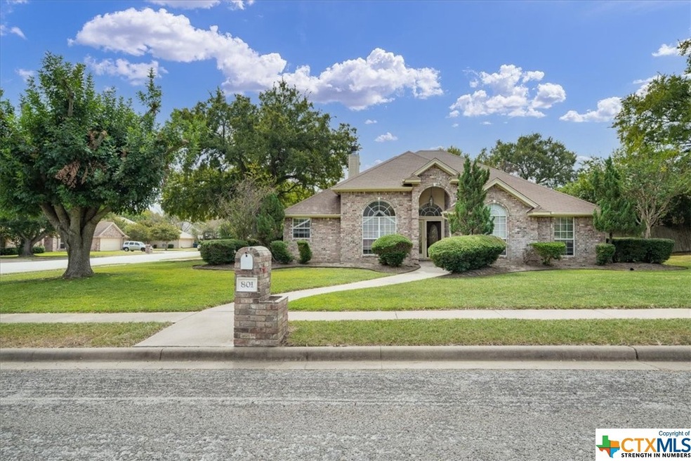 801 Matthew Cir, Copperas Cove, TX 76522 - photo 1