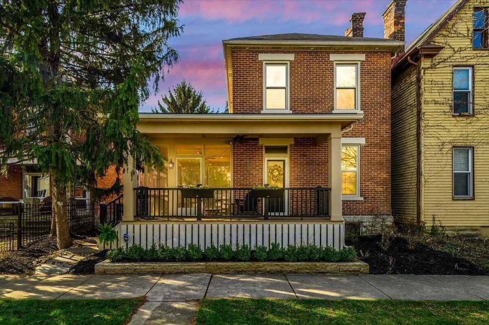27-519 E Sycamore St-026