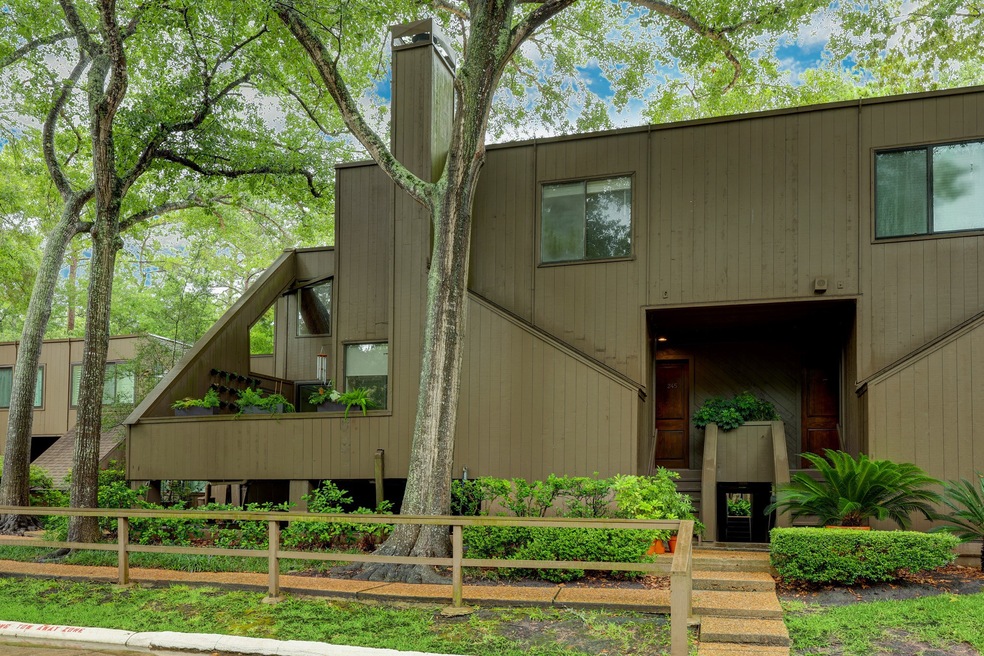 245 Litchfield Ln, Houston, TX 77024 - photo 1