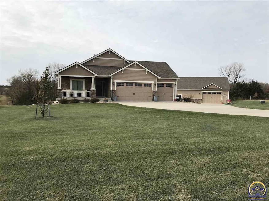 4537 SW Deer Trail St, Topeka, KS 66610 - photo 1