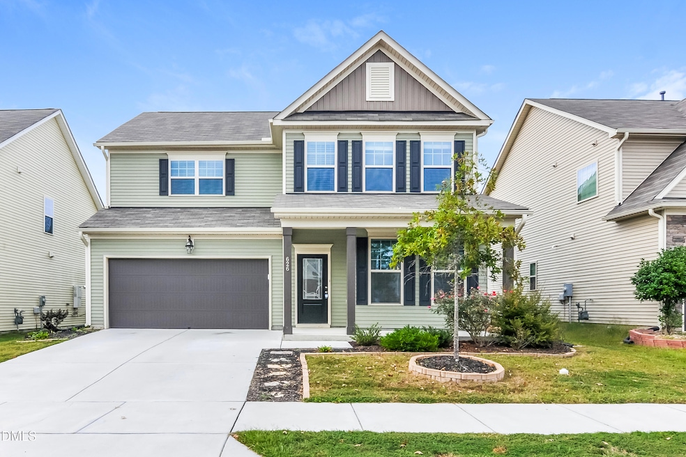 000-photo-front-view-7598551