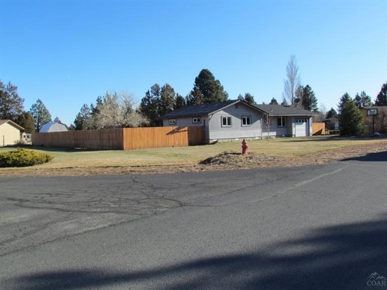 61540 Camelot Place, Bend, OR 97702 - photo 1