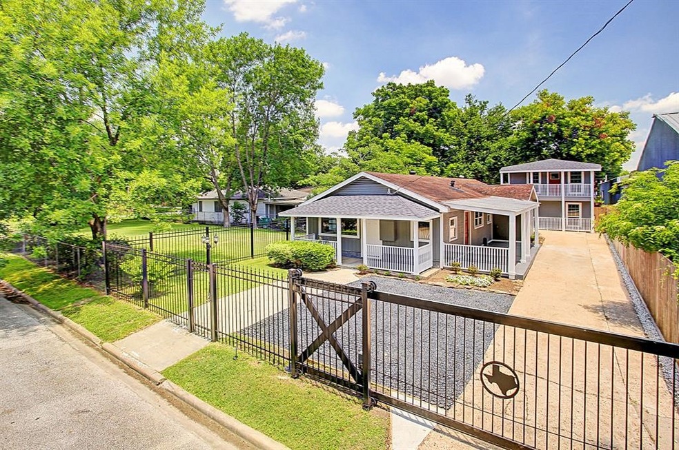 1115 Hamblen St, Houston, TX 77009 - photo 1