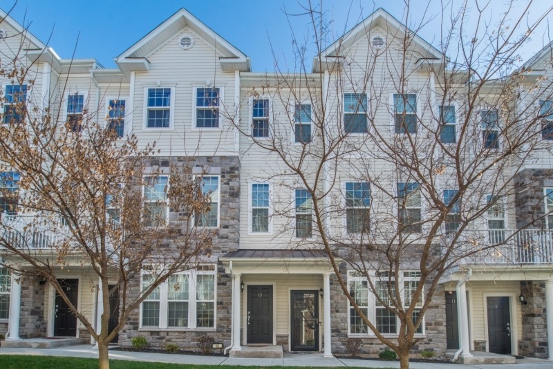 9 Iris Ln, Garfield, NJ 07026 - photo 1