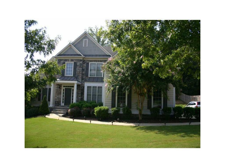 425 Hillcrest View Dr, Suwanee, GA 30024 - photo 1