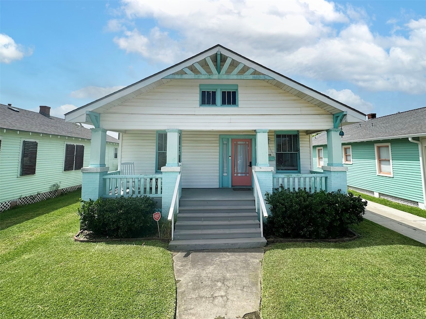 Gorgeous and spacious craftsman bungalow is move-i