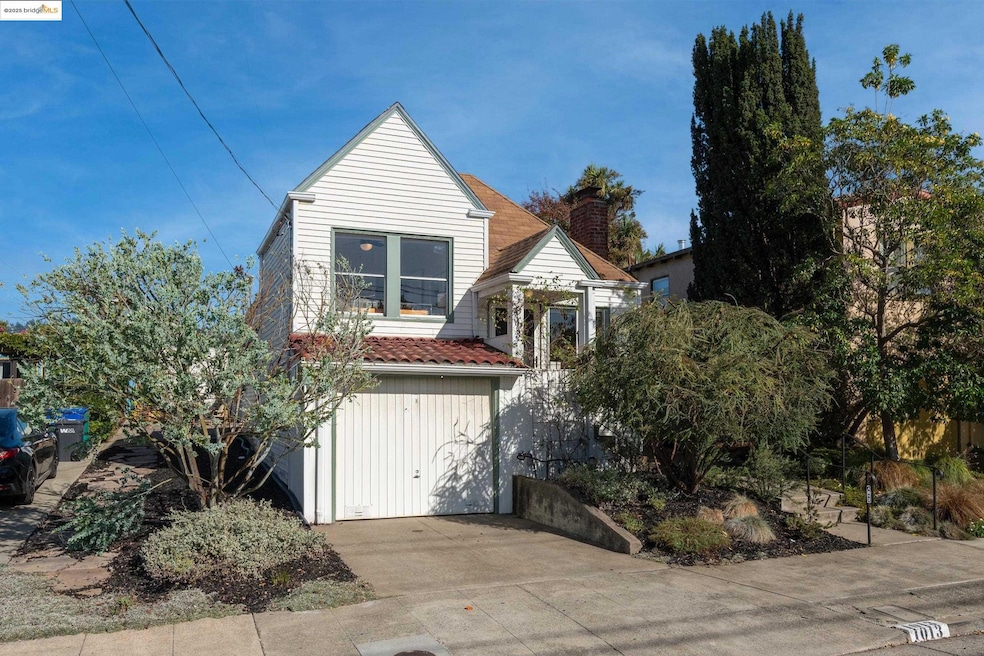 Pending $879,000 • Co-Listing Agent