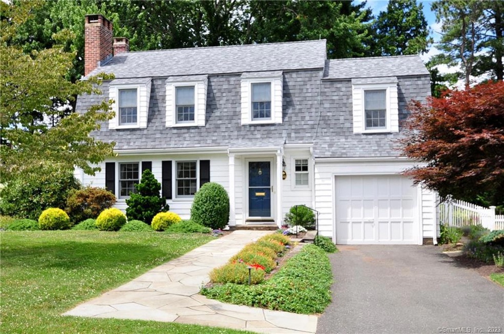 110 Ledgewood Rd, West Hartford, CT 06107 - photo 1