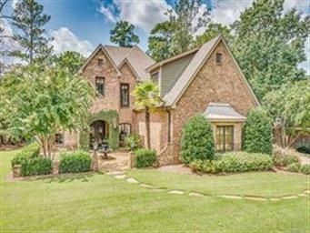 A top shelf luxury home in Beauvoir.