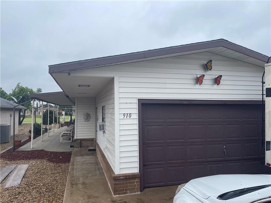 910 Santa Anna Dr, Alamo, TX 78516 - photo 1