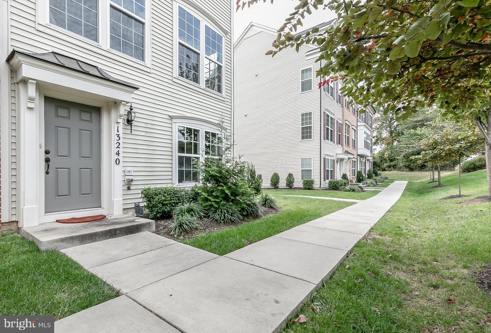 13240 Shawnee Ln unit 107, Clarksburg, MD 20871 - photo 1