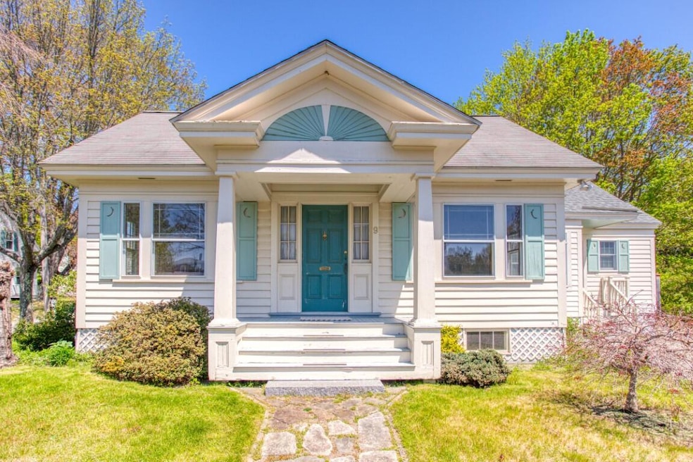 9 Union Ct, Boothbay Harbor, ME 04538 - photo 1