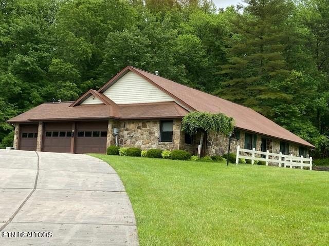 10 Meadows Rd