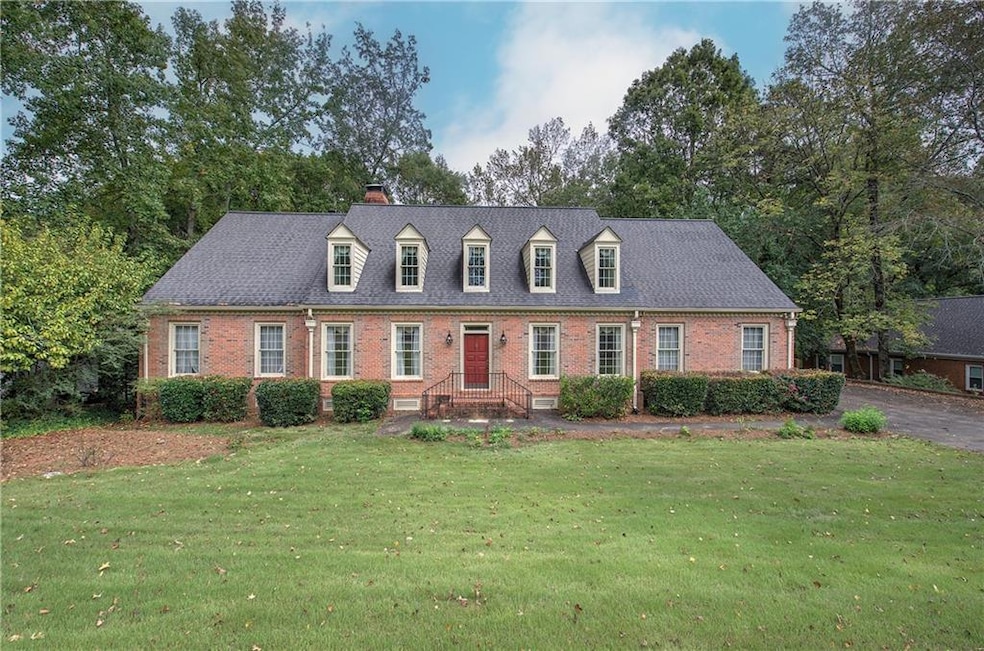 302 Chase Ln, Marietta, GA 30068 - photo 1
