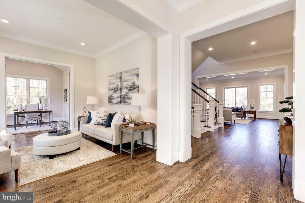 8909 Charred Oak Dr, Bethesda, MD 20817 - photo 1