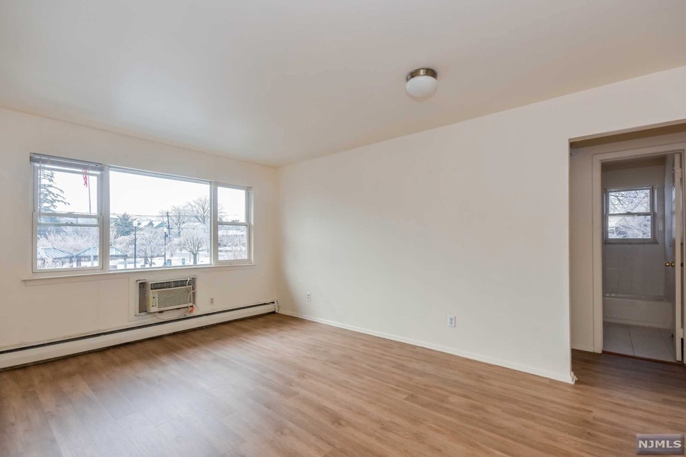 7-11 E Main St unit 12, Little Falls, NJ 07424 - photo 1