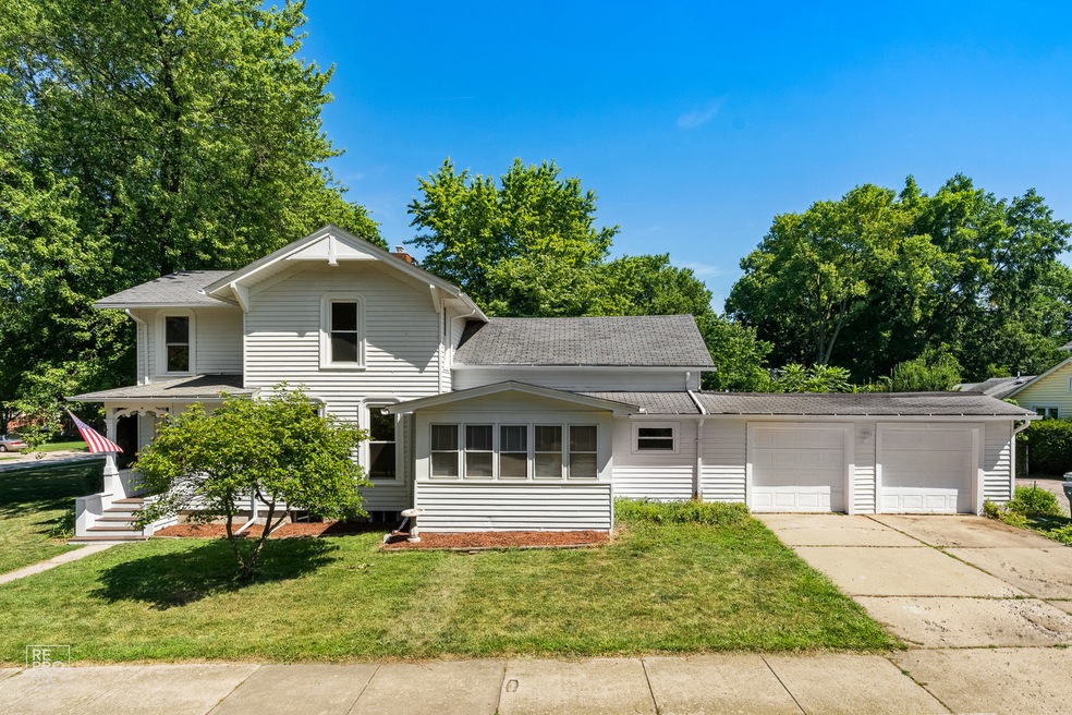 307 Spring St, Batavia, IL 60510 - photo 1