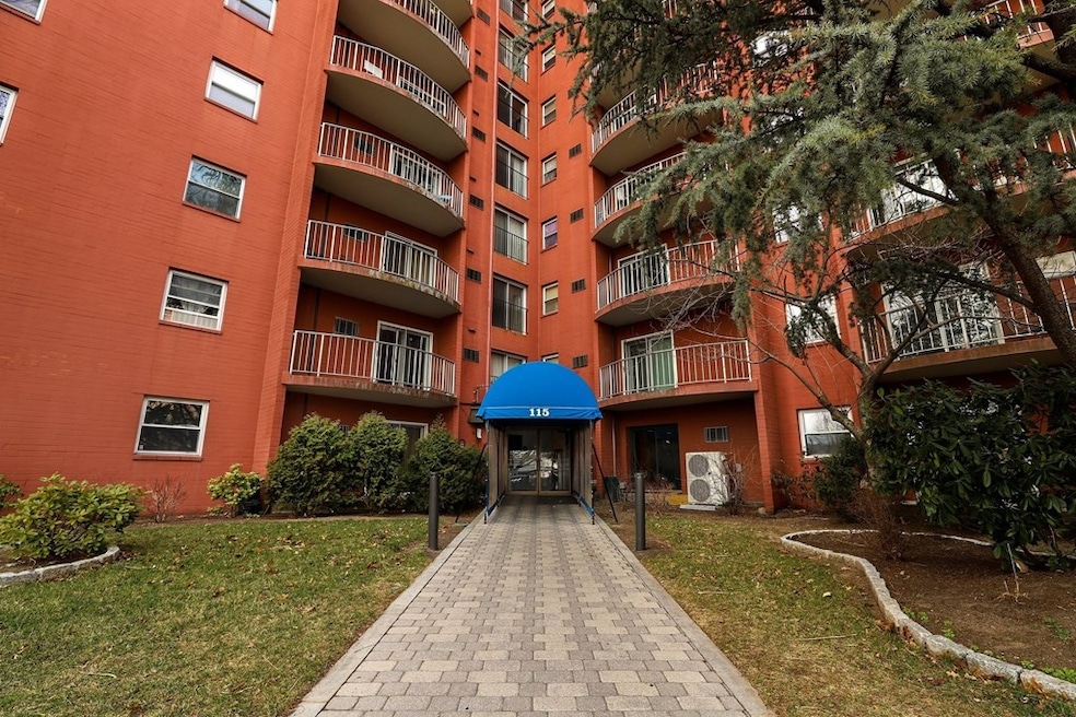 Sagamore Place Condominiums unit 716, Quincy, MA 02171 - photo 1