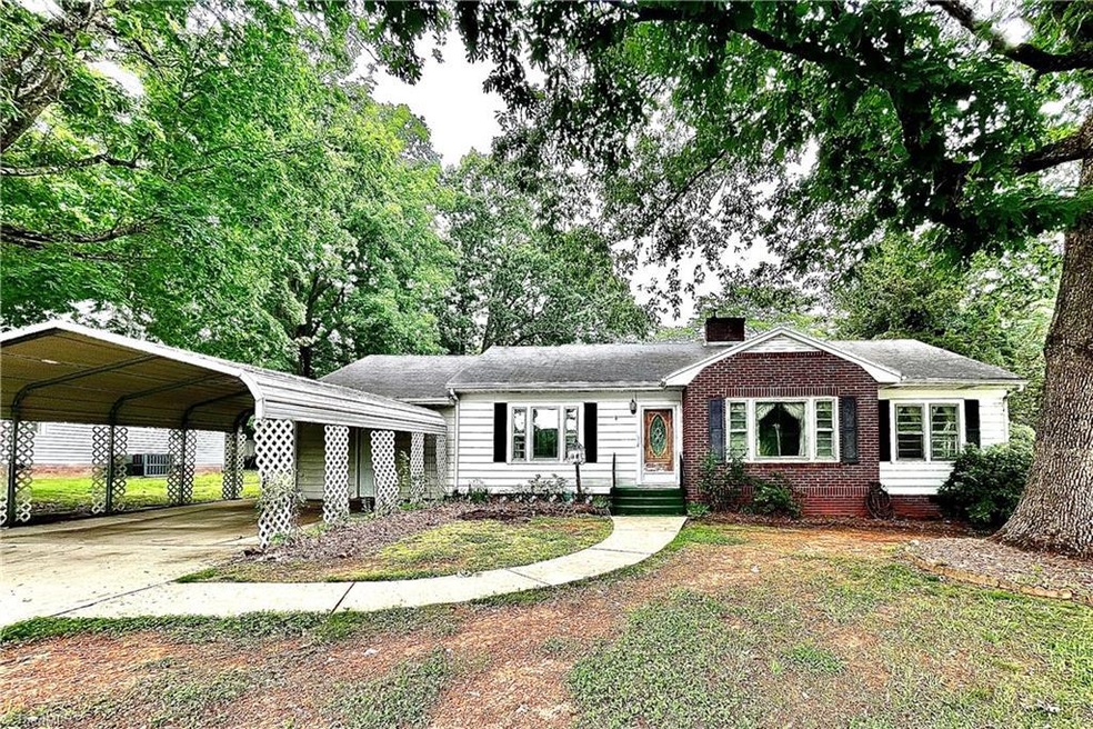 225 Foster St, Asheboro, NC 27205 - photo 1