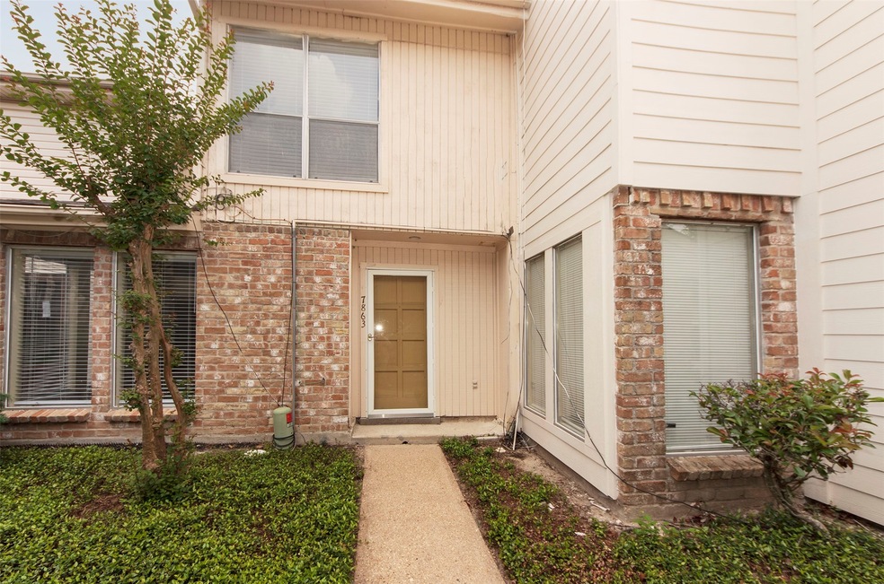 7863 Green Lawn Dr unit 7863, Houston, TX 77088 - photo 1