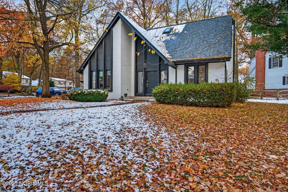 6952 Leicester Rd, Toledo, OH 43617 - photo 1