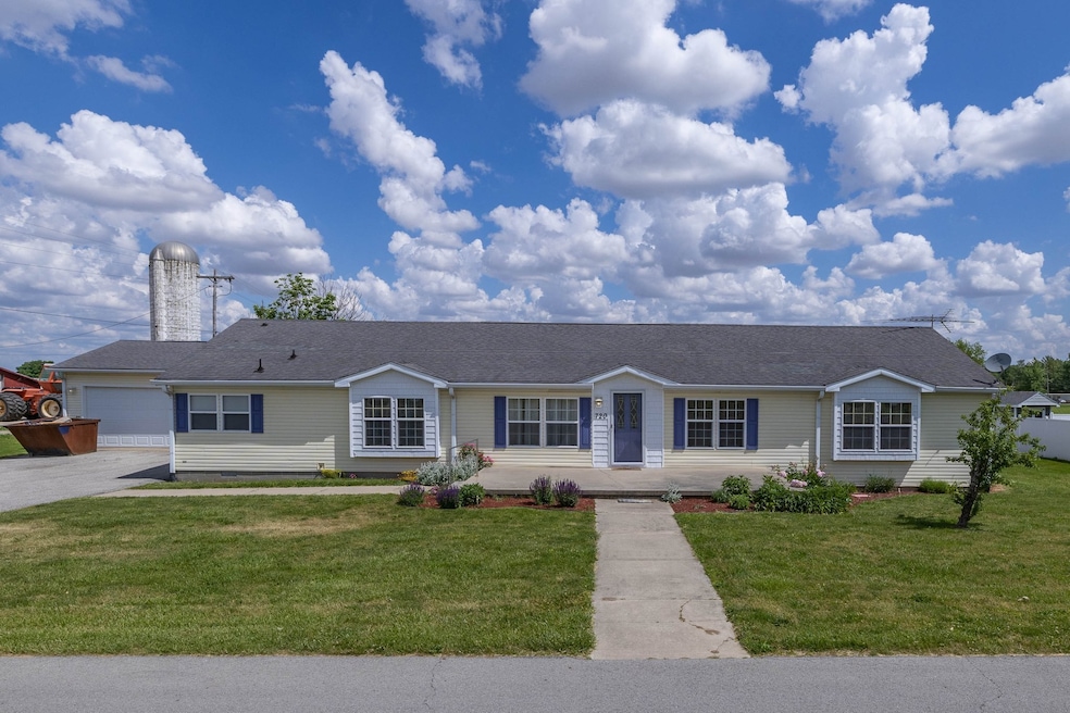 720 W Grant St, Thorntown, IN 46071 - photo 1