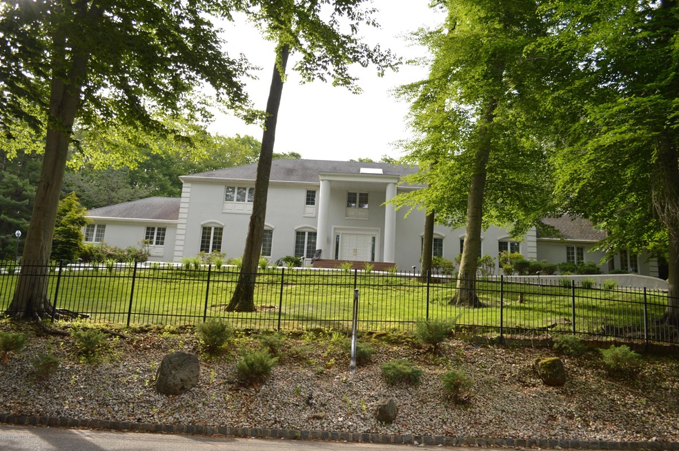 7 Round Hill, Holmdel, NJ 07733 - photo 1