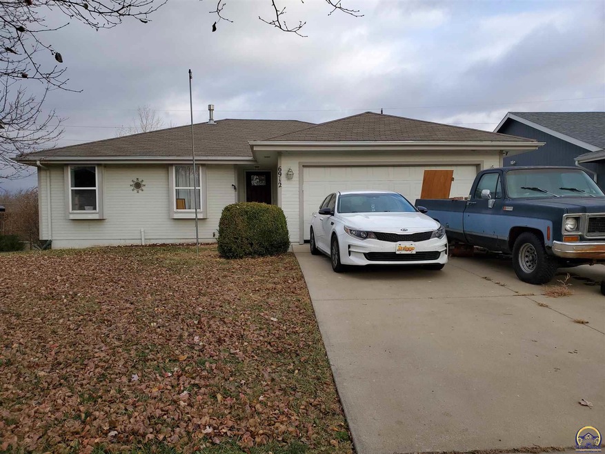 6912 SW 17th St, Topeka, KS 66615 - photo 1