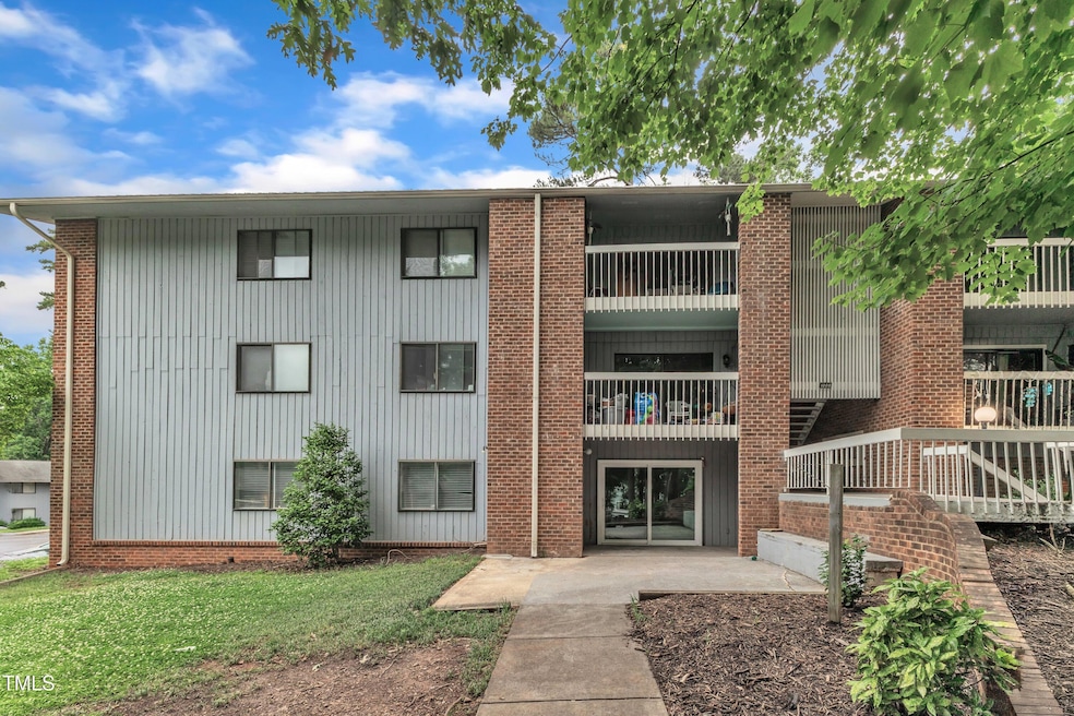 04-1008 Sandlin Pl APT J-4