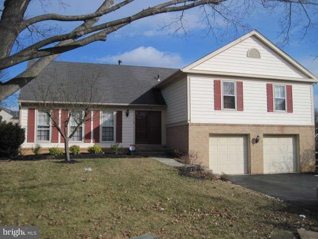 9105 Bakerhill Ct, Montgomery Village, MD 20886 - photo 1