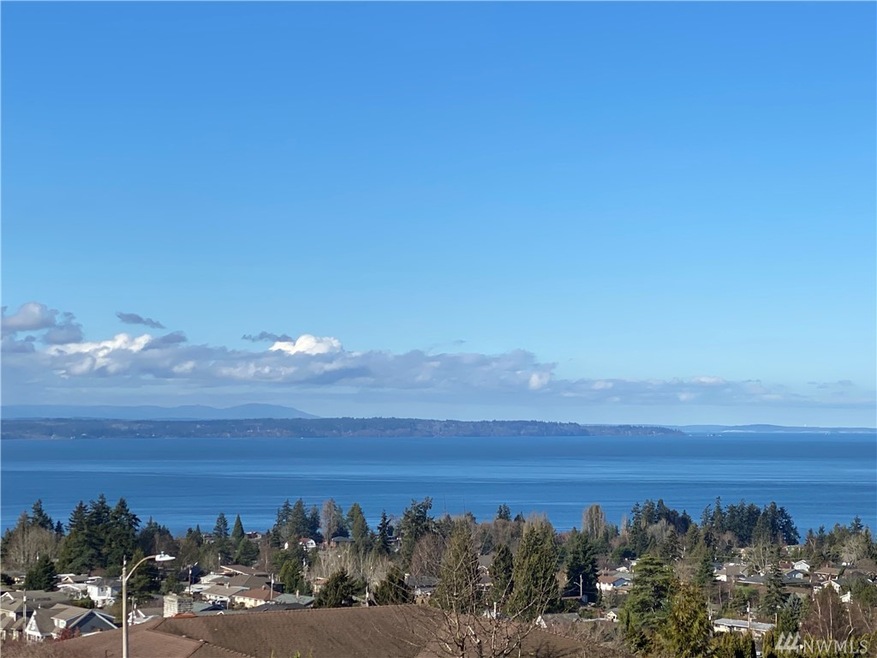 1226 Skyline Dr, Edmonds, WA 98020 - photo 1