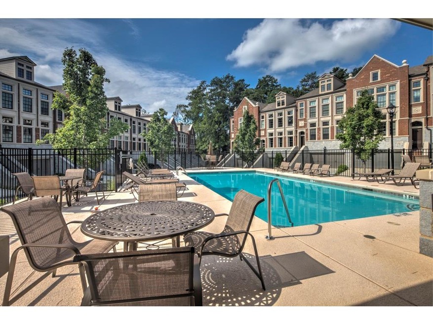Live a life of luxury at Savoy!