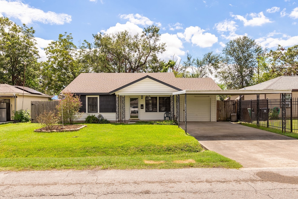 13238 Berwick St, Houston, TX 77015 - photo 1