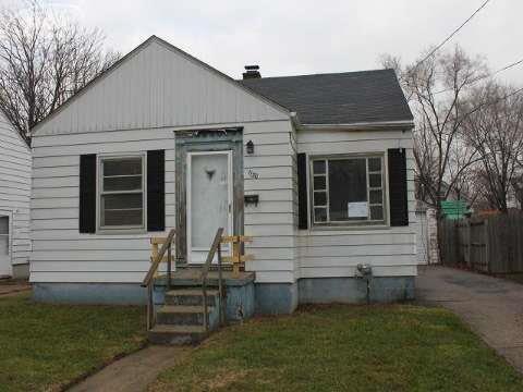 1130 Victoria Ave, Flint, MI 48507 - photo 1