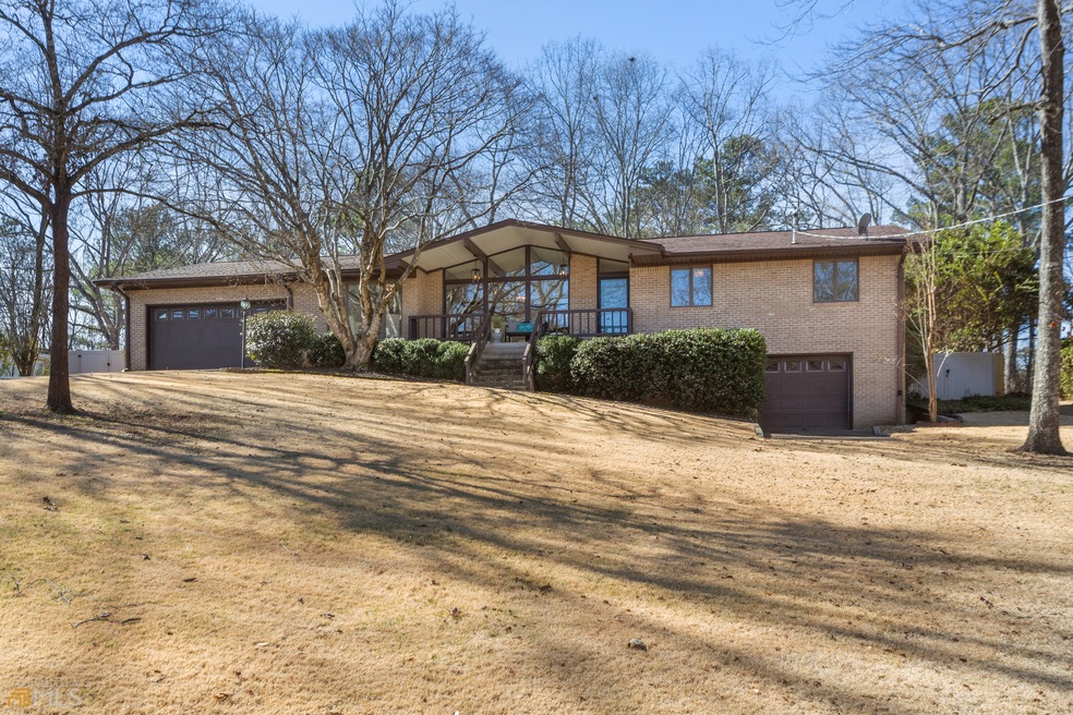 2881 Barbara Ln NE, Marietta, GA 30062 - photo 1