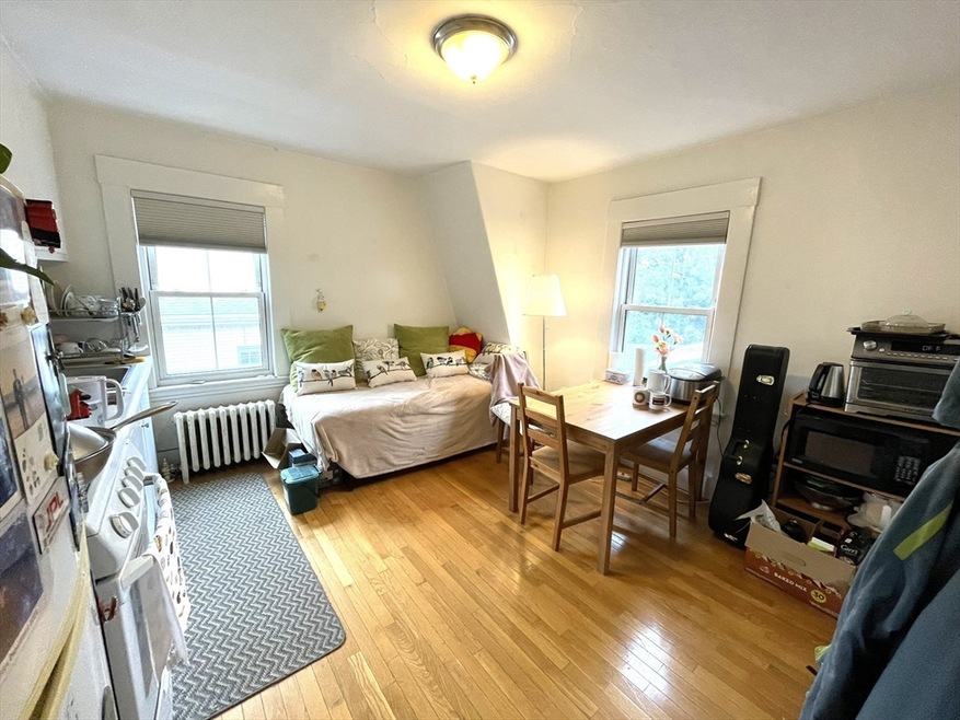 16 Shepard St unit 4, Cambridge, MA 02138 - photo 1