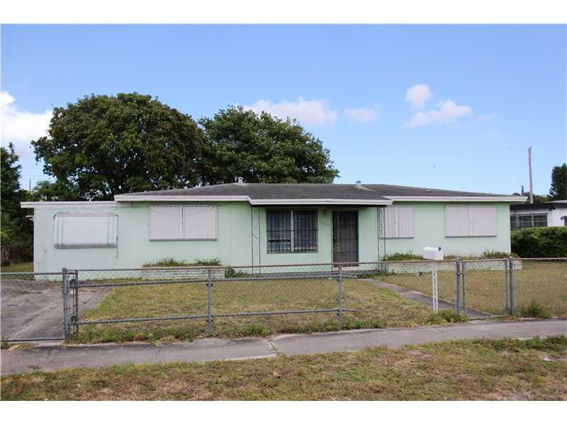 17731 Myrtle Lake Dr, Miami Gardens, FL 33056 - photo 1