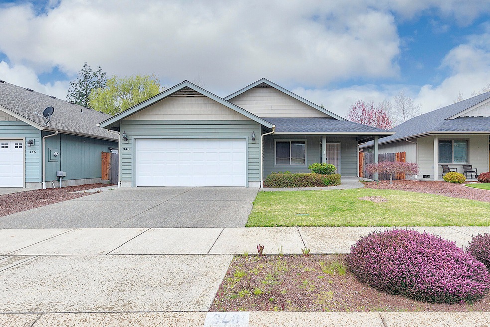 348 SW Wagner Meadows Dr, Grants Pass, OR 97526 - photo 1