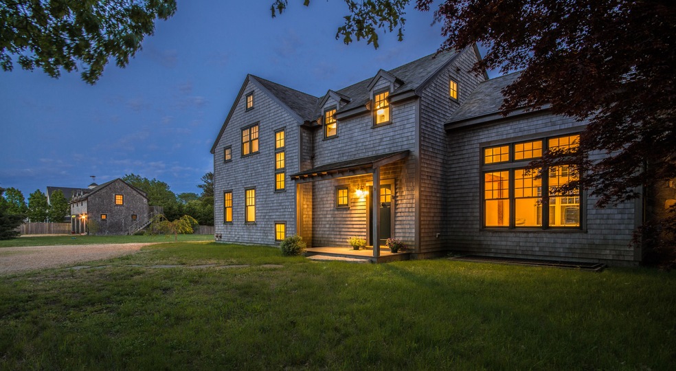 32 Knoll Dr, Edgartown, MA 02539 - photo 1