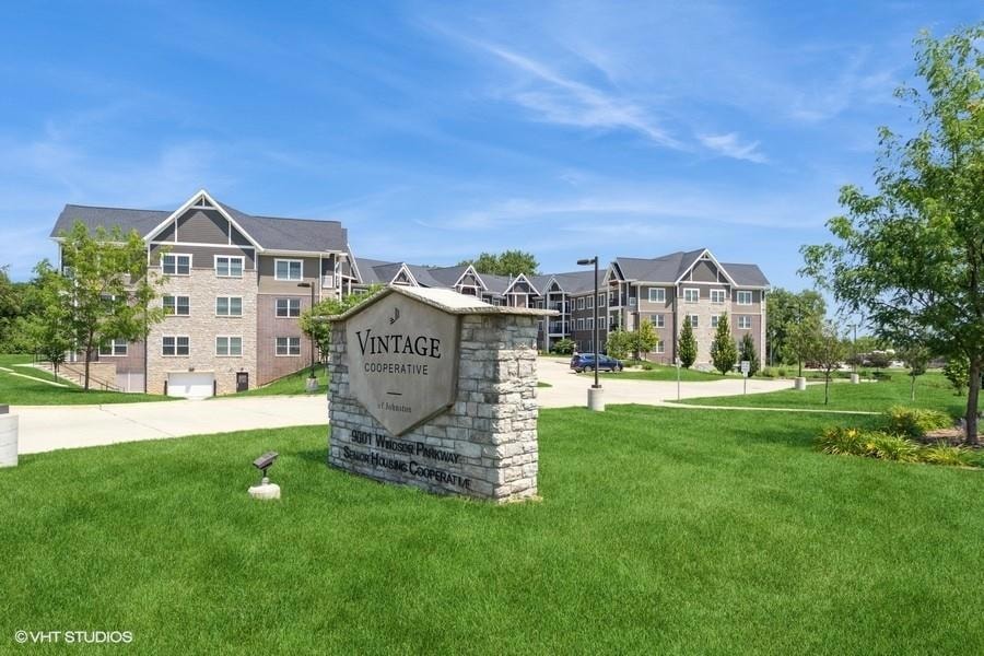 9001 Windsor Pkwy unit 317, Johnston, IA 50131 - photo 1