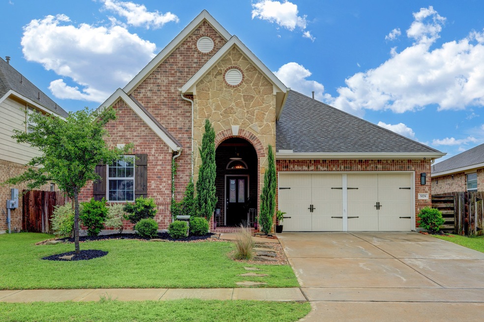 5179 Echo Falls Dr, Alvin, TX 77511 - photo 1