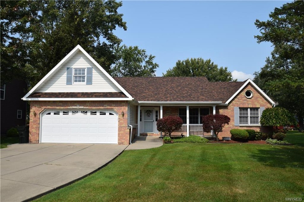 1465 Doebler Dr, North Tonawanda, NY 14120 - photo 1