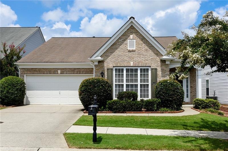 Great Alpharetta neighborhood with professional la