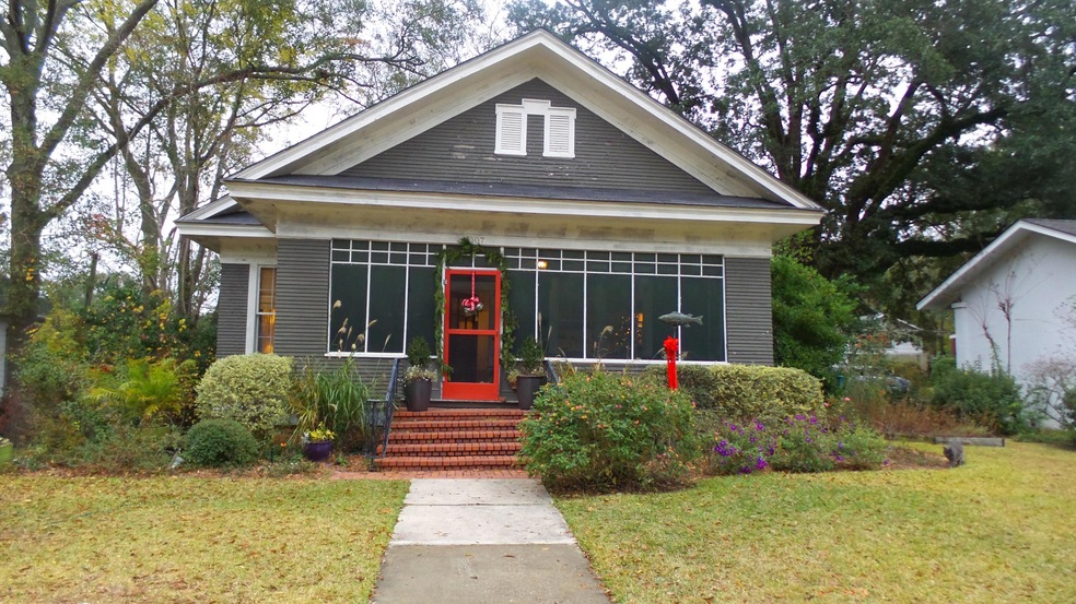 1007 N 6th Avenue