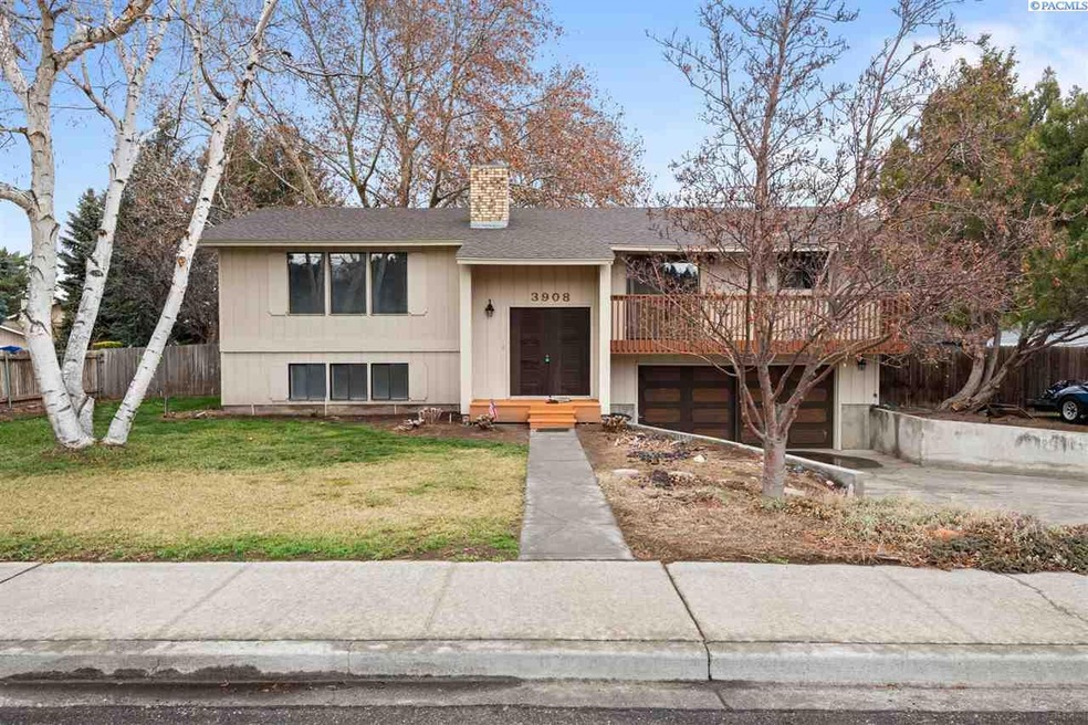 3908 W 17th Ave, Kennewick, WA 99338 - photo 1