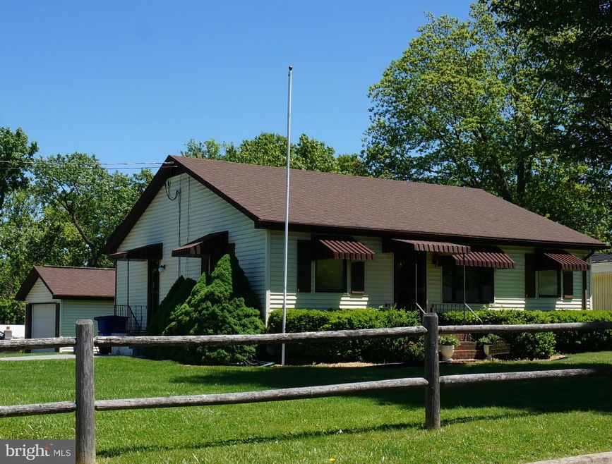 749 W 16th St, Front Royal, VA 22630 - photo 1