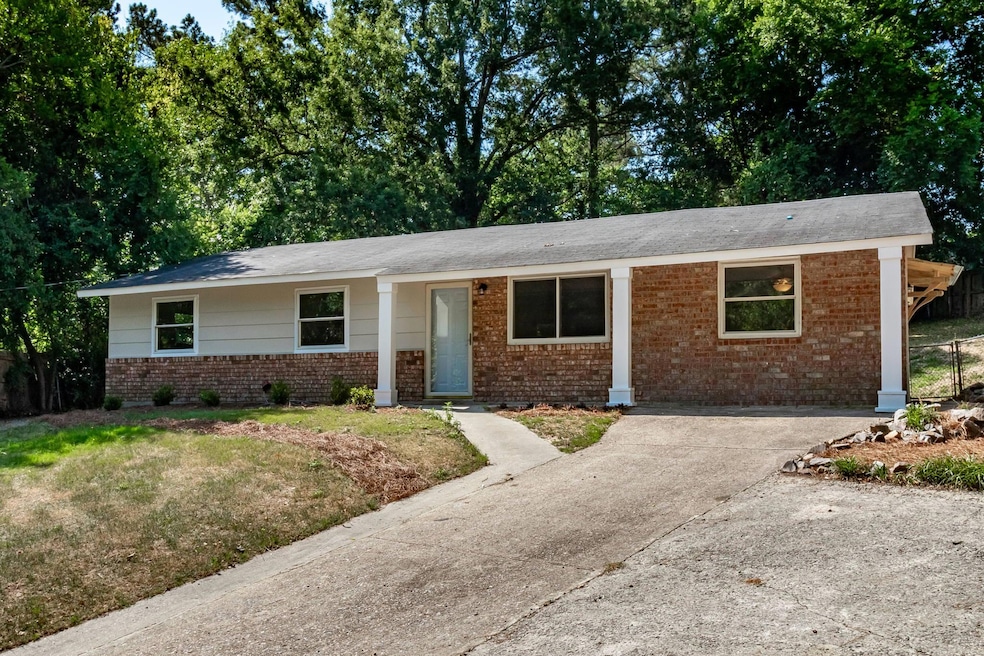 3646 Lake Shore Loop Front
