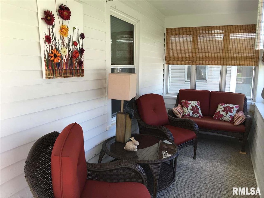 2134 Jefferson Ave, Davenport, IA 52803 - photo 1