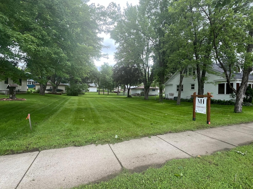 702 N Benton Dr, Sauk Rapids, MN 56379 - photo 1